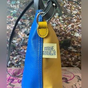 Yellow and blue crossbody bag

11x10x3.25”